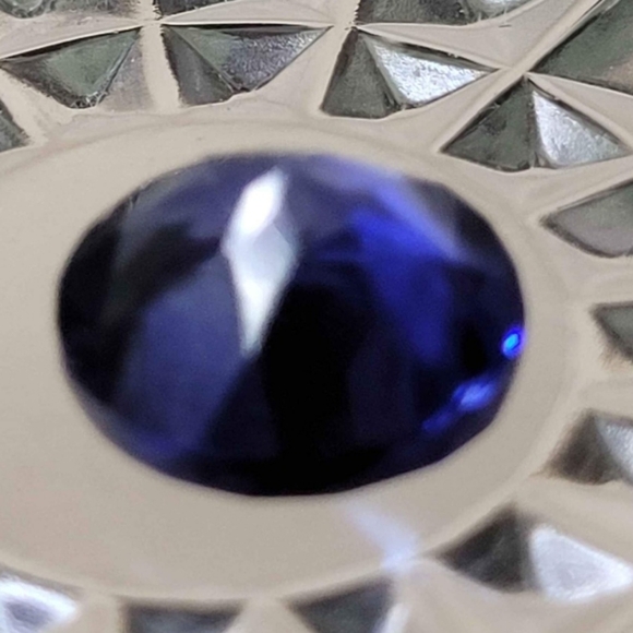 Rare 7.31 CT Ceylon Blue Cornflower Sapphire-Like Corundum.This stunning gemston